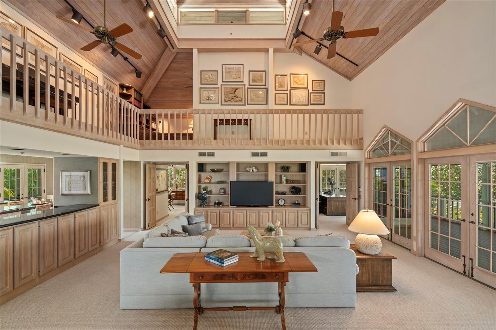 SANDERLING CLUB - Residential