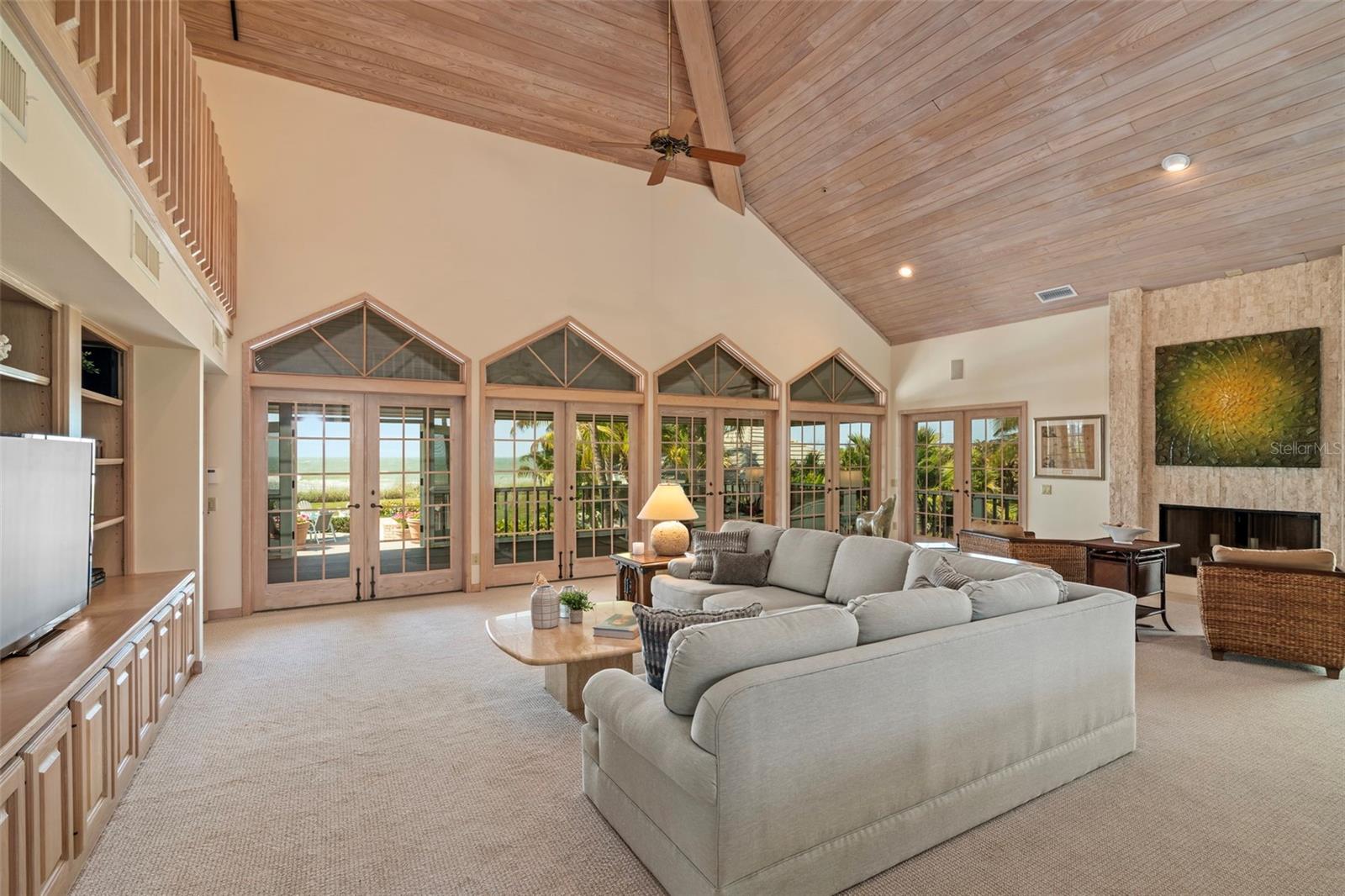 SANDERLING CLUB - Residential