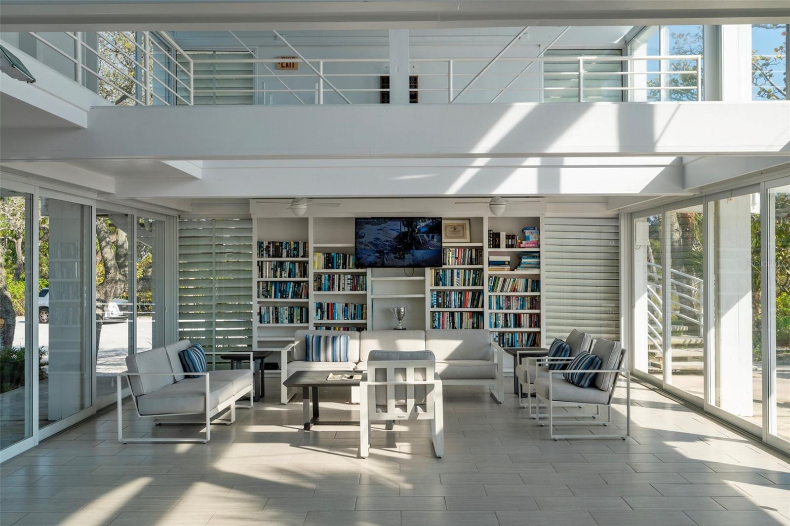 SANDERLING CLUB - Residential