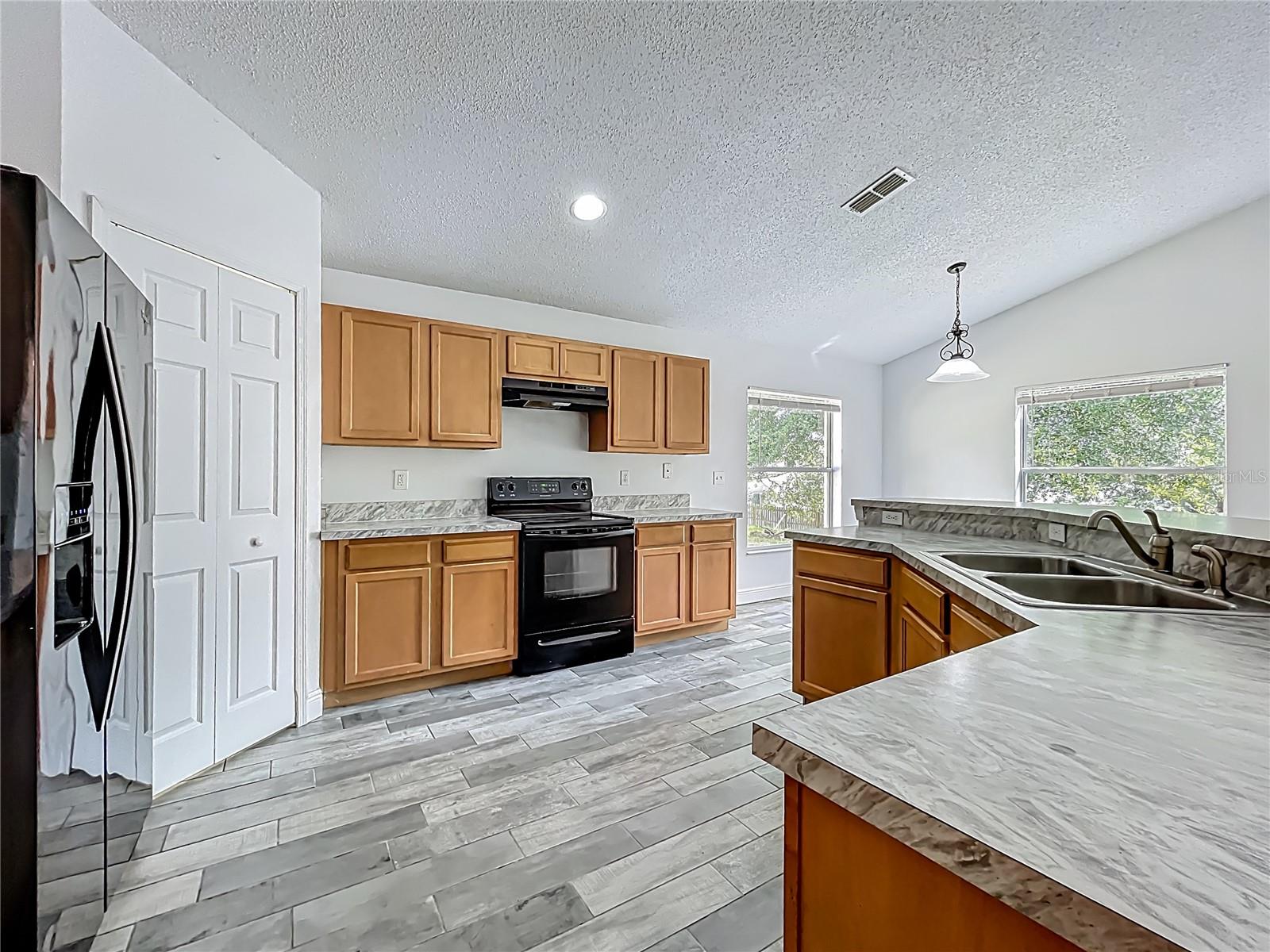 GROVELAND LEXINGTON VILLAGE PH I - Residential
