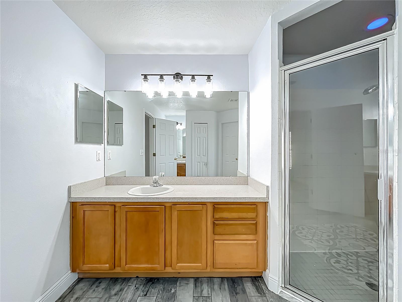 GROVELAND LEXINGTON VILLAGE PH I - Residential