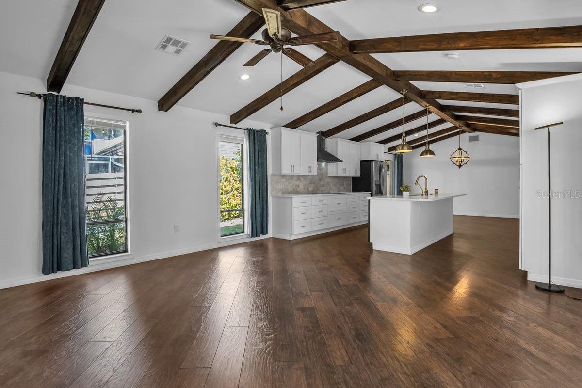 BUCCANEER BAY - Residential