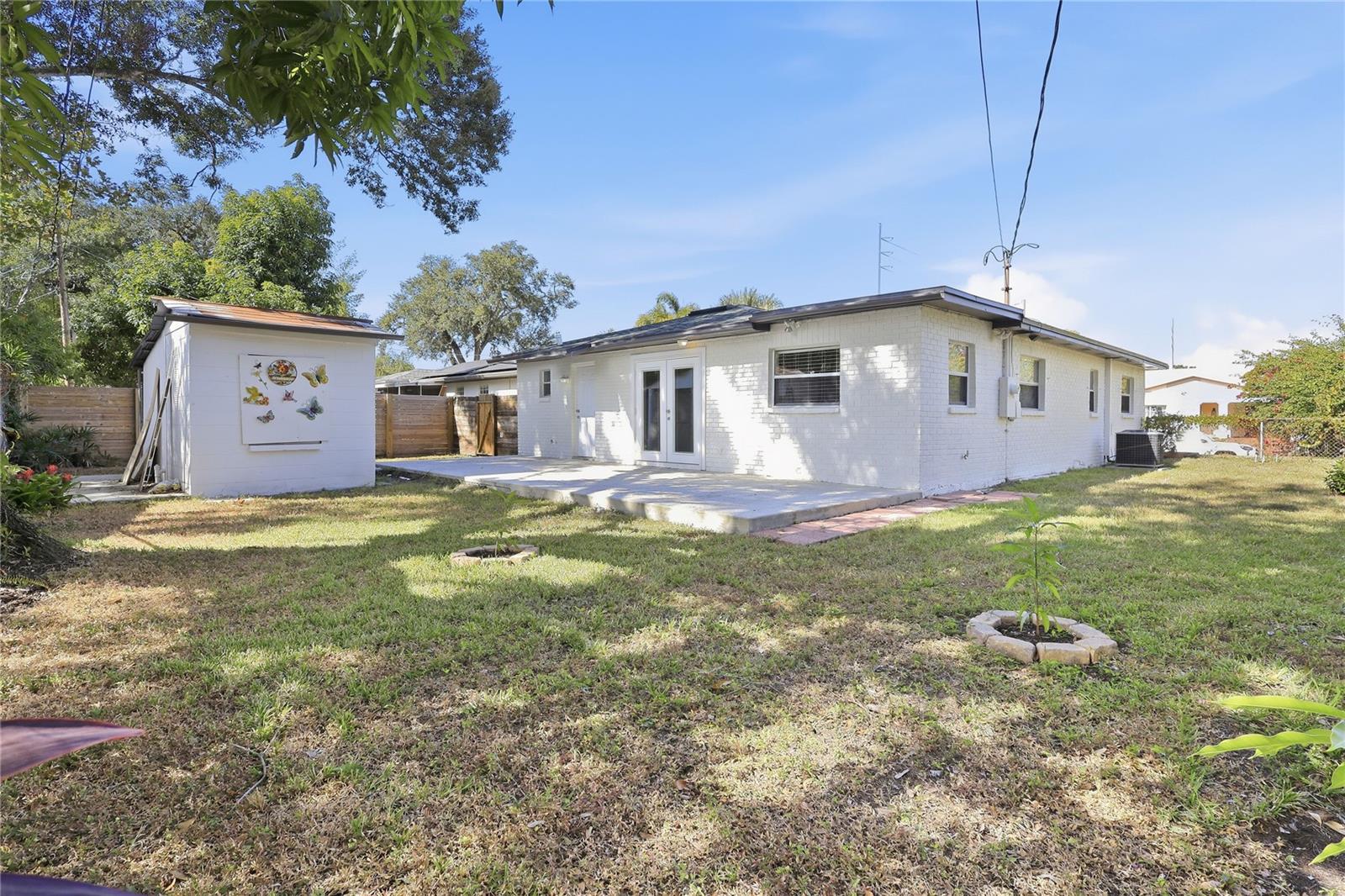 MAC FARLANE PARK - Residential Lease