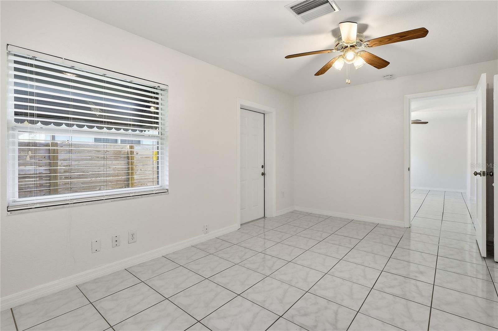 MAC FARLANE PARK - Residential Lease