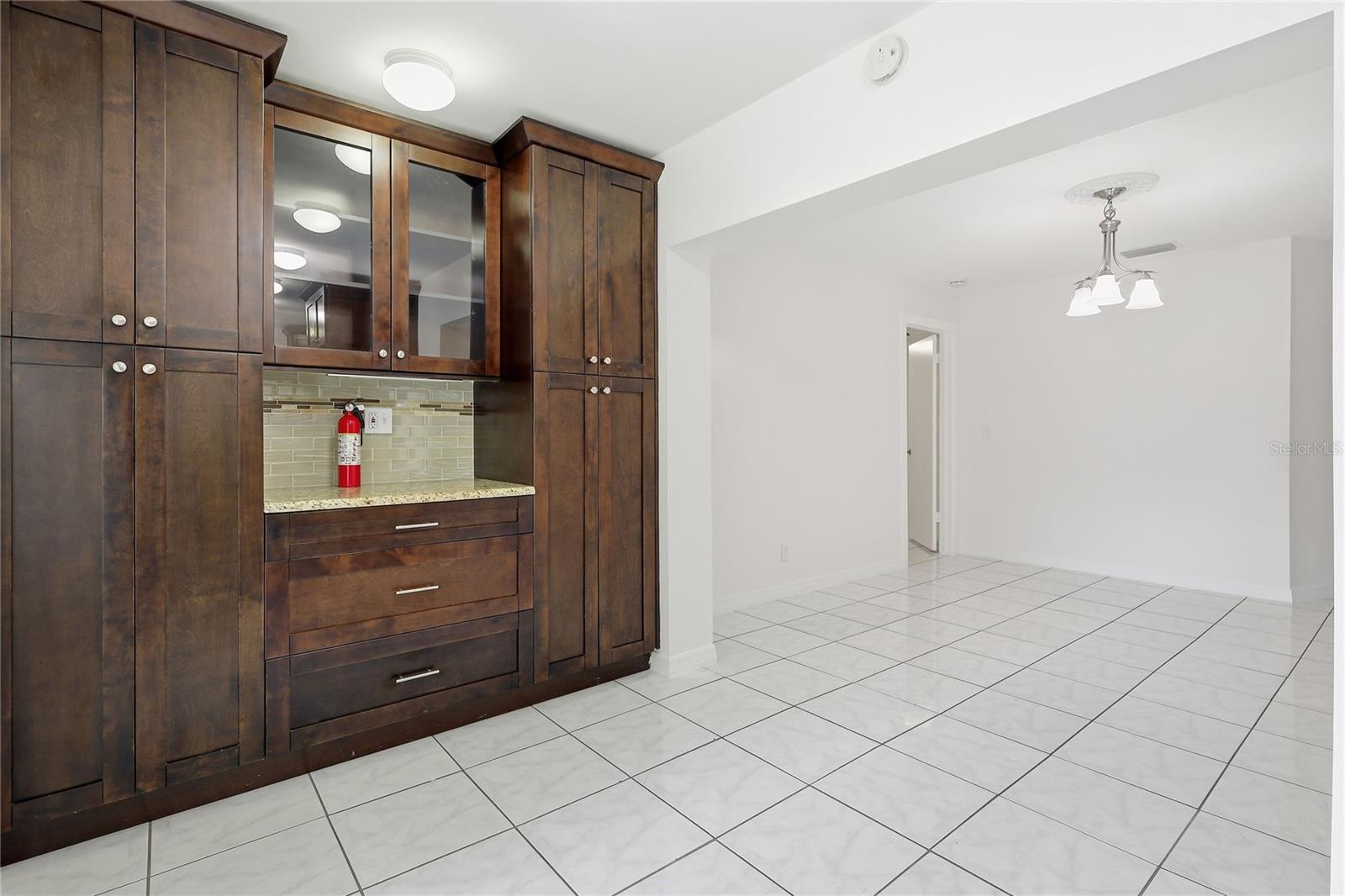 MAC FARLANE PARK - Residential Lease