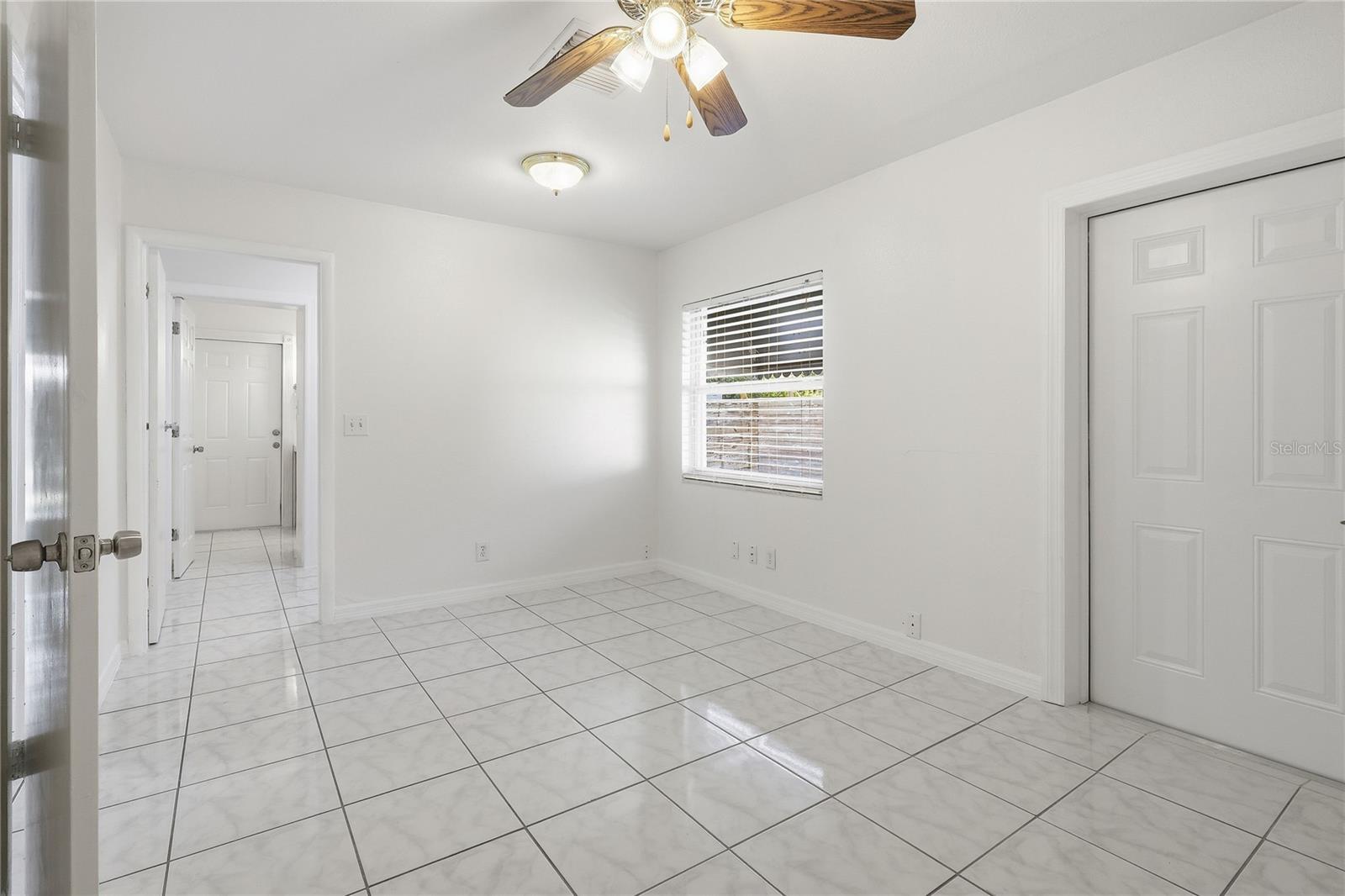 MAC FARLANE PARK - Residential Lease