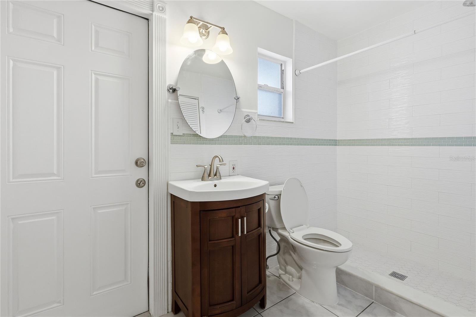 MAC FARLANE PARK - Residential Lease