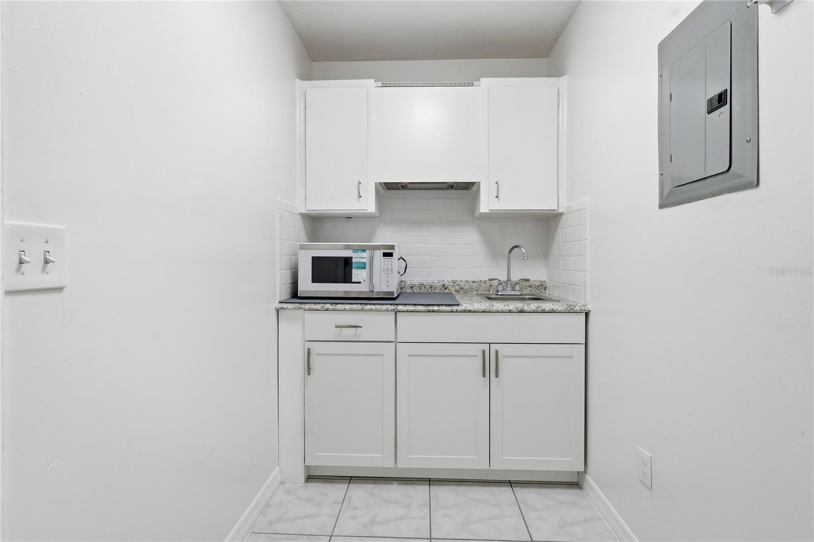 MAC FARLANE PARK - Residential Lease