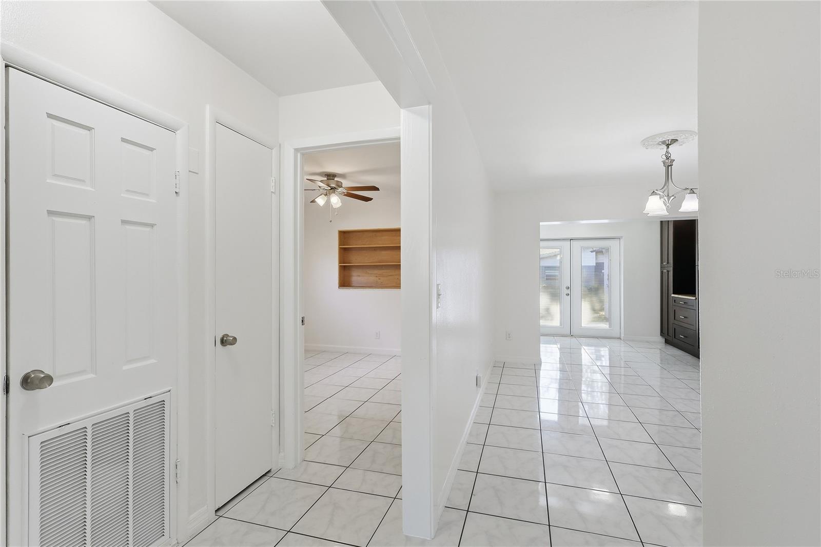 MAC FARLANE PARK - Residential Lease