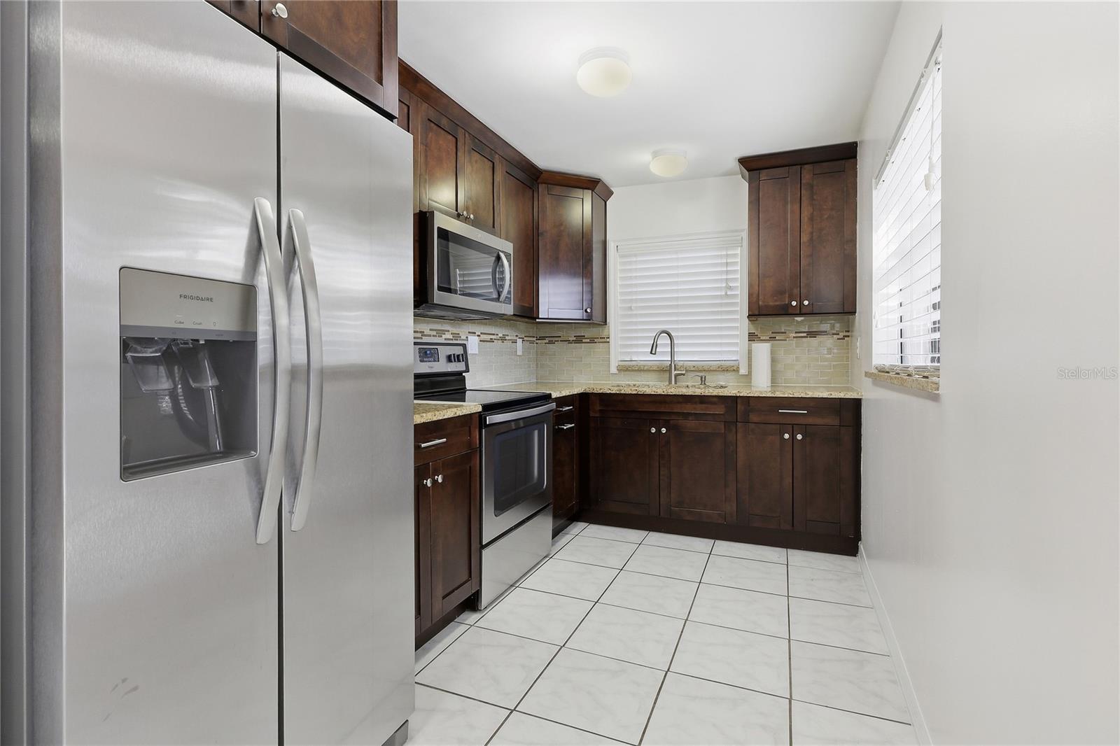 MAC FARLANE PARK - Residential Lease