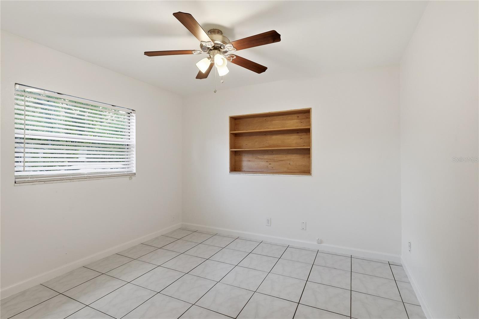 MAC FARLANE PARK - Residential Lease