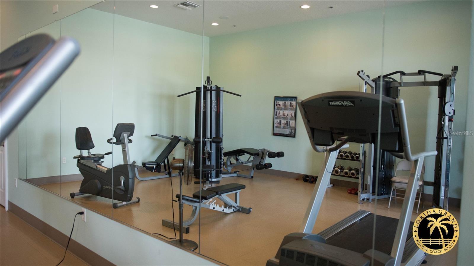 FLORIDA GRANDE MOTOR COACH RESORT - Land