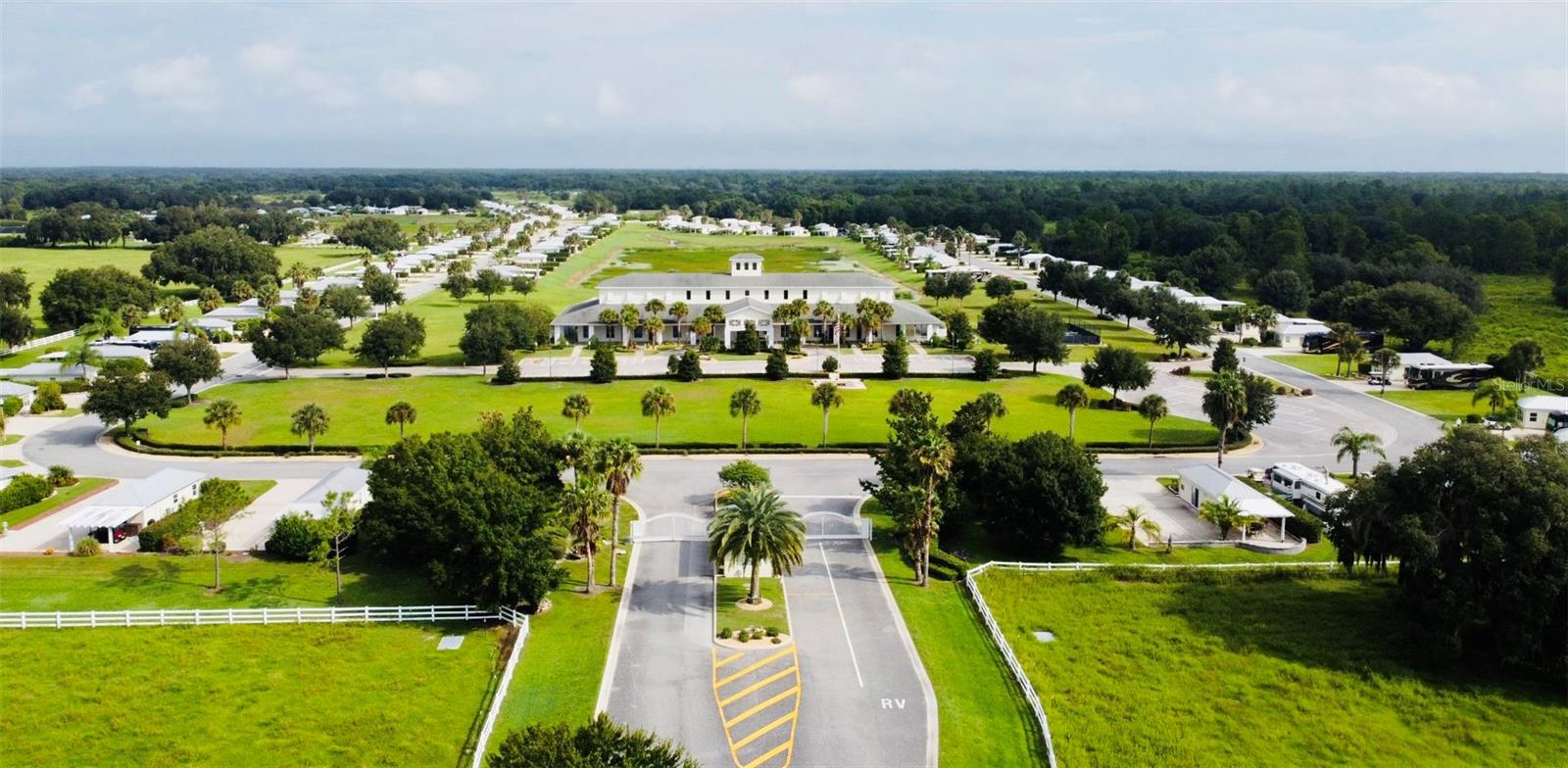 FLORIDA GRANDE MOTOR COACH RESORT - Land