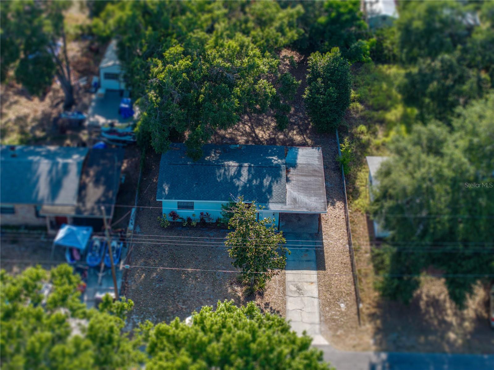 1205 CRESTWOOD DRIVE