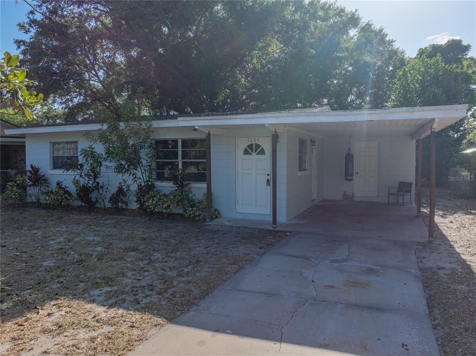 1205 CRESTWOOD DRIVE