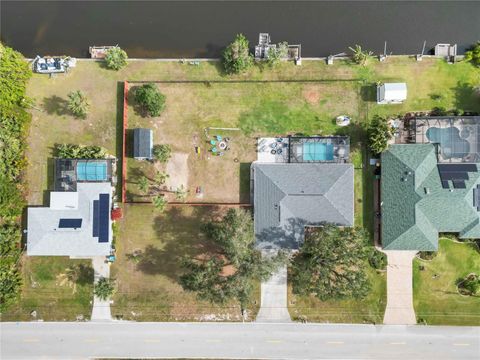 A home in PORT CHARLOTTE