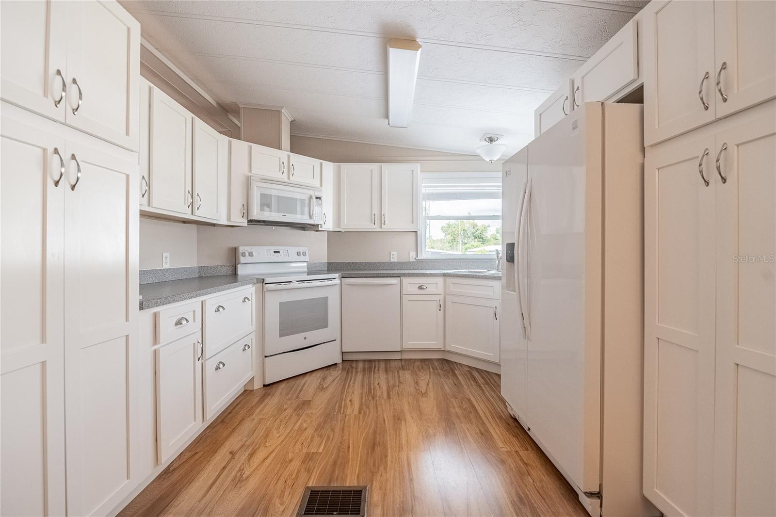 MARTIN ESTATES - Residential