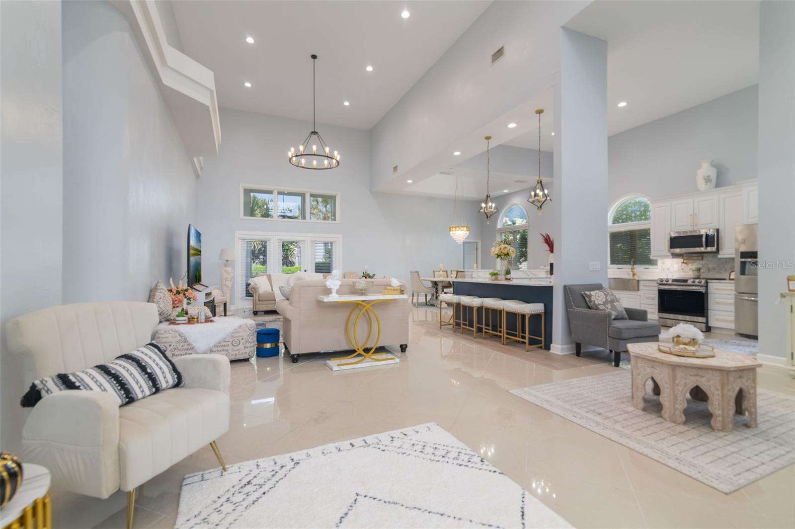 5 BAY POINTE DRIVE