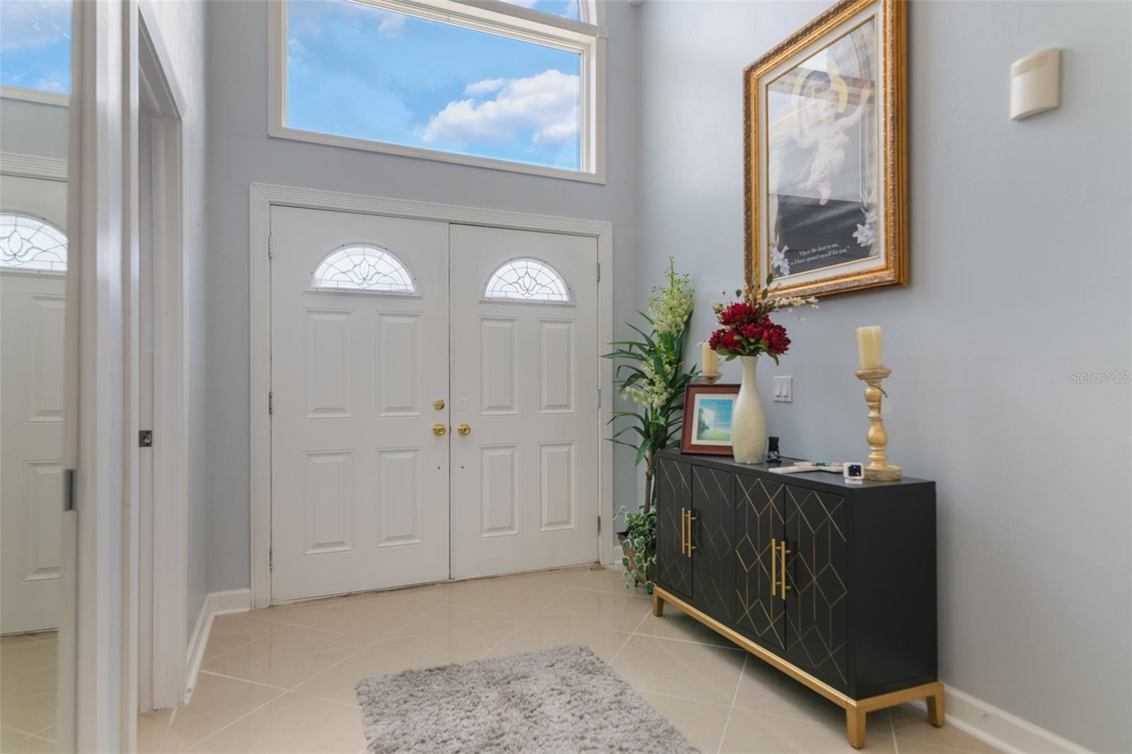 5 BAY POINTE DRIVE