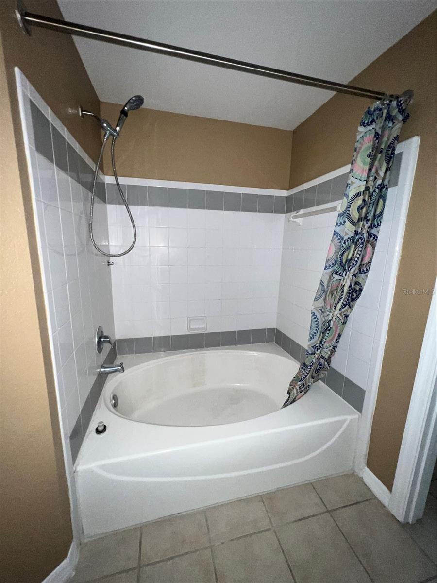 HAMPTONS/METROWEST - Residential Lease