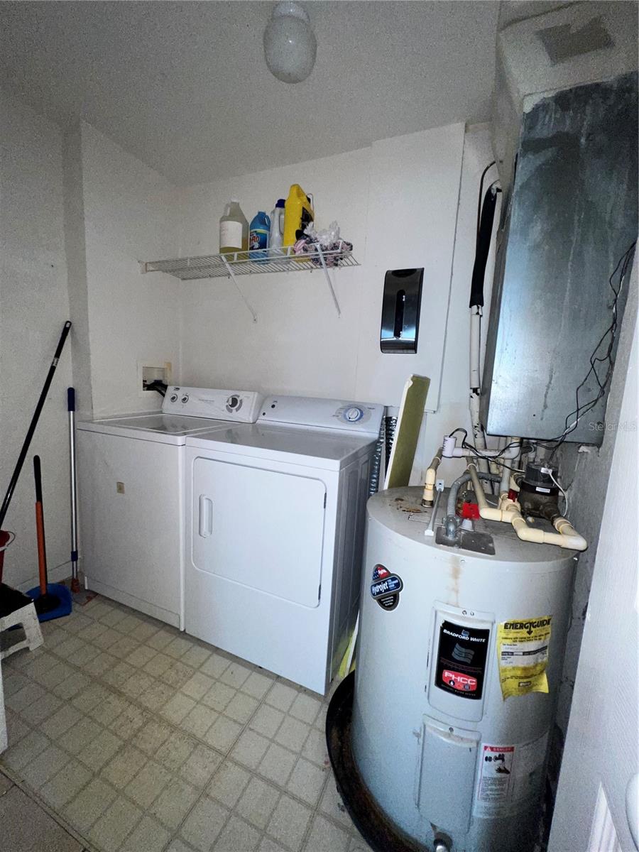 HAMPTONS/METROWEST - Residential Lease