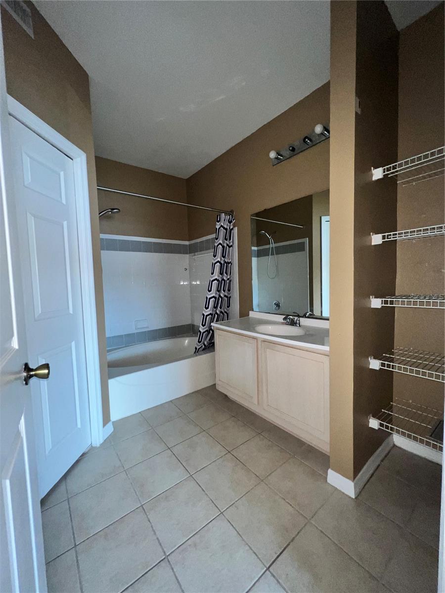 HAMPTONS/METROWEST - Residential Lease