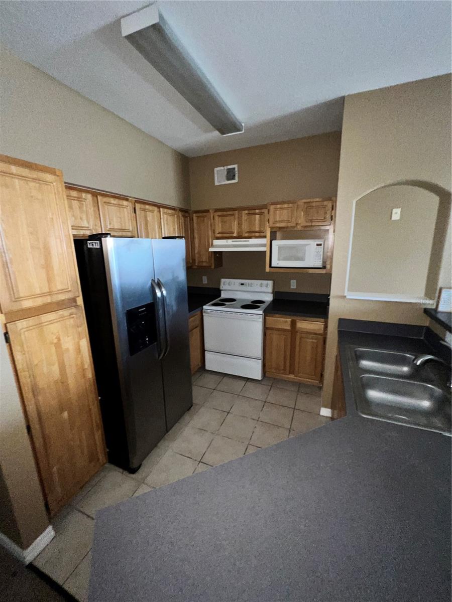 HAMPTONS/METROWEST - Residential Lease