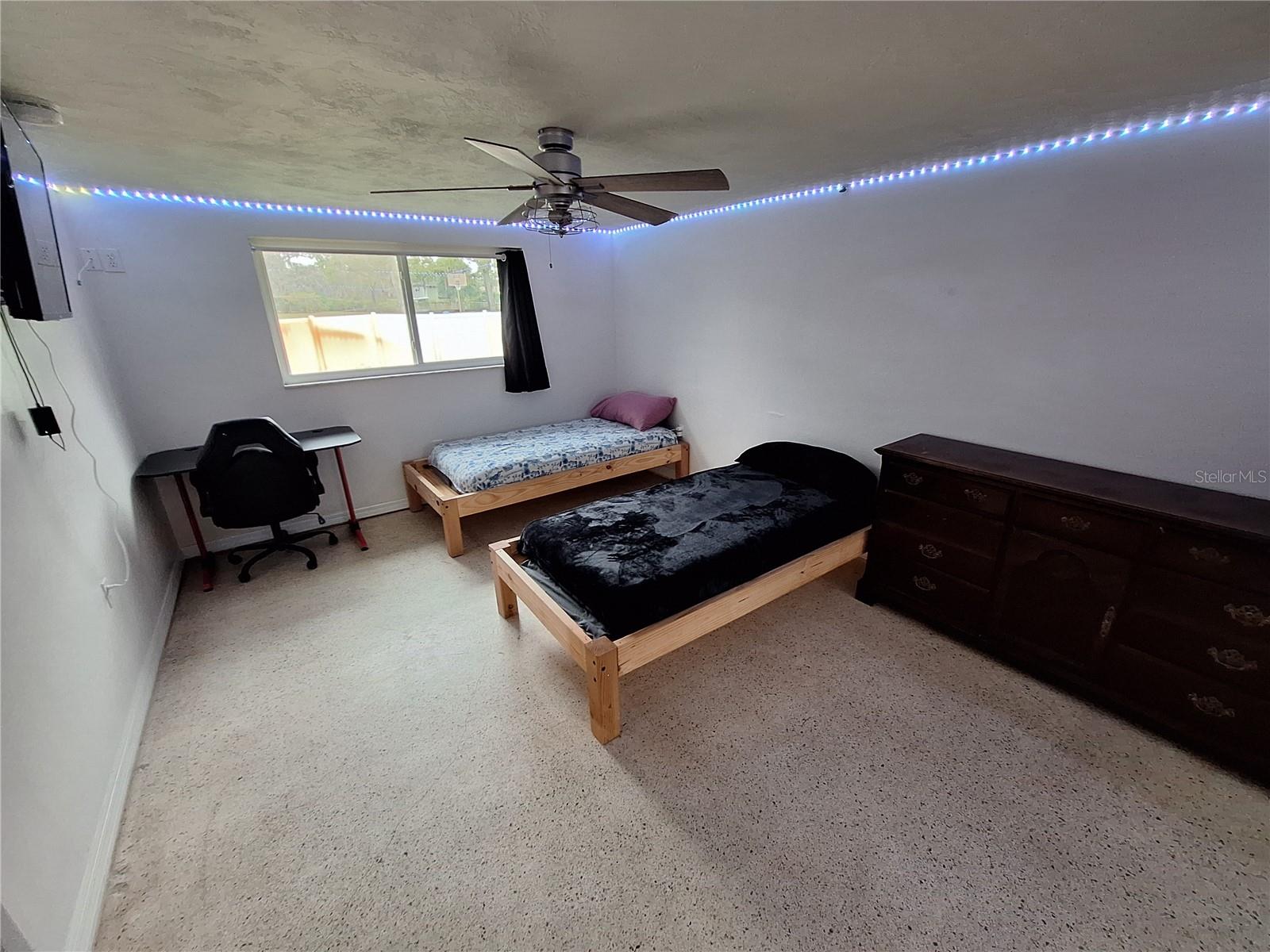 GOLDEN ACRES - Residential