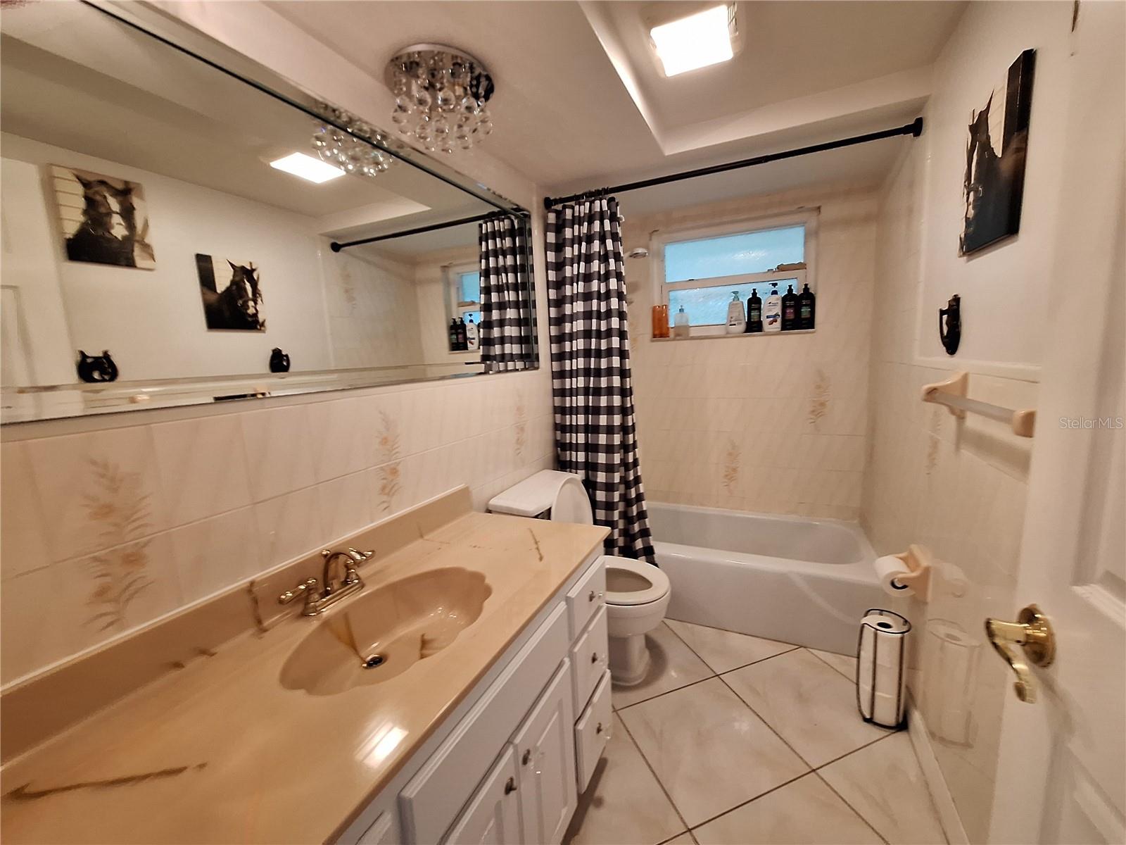 GOLDEN ACRES - Residential