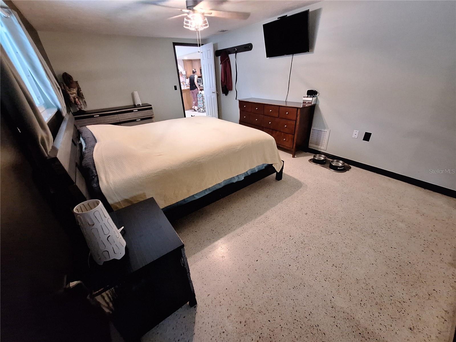 GOLDEN ACRES - Residential