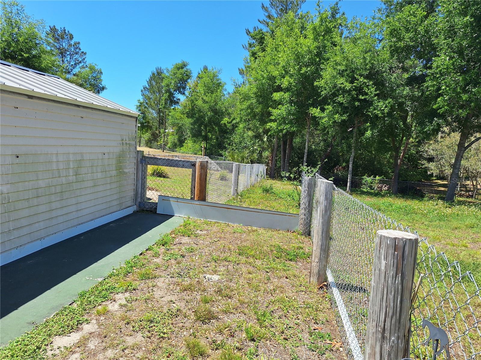 GOLDEN ACRES - Residential