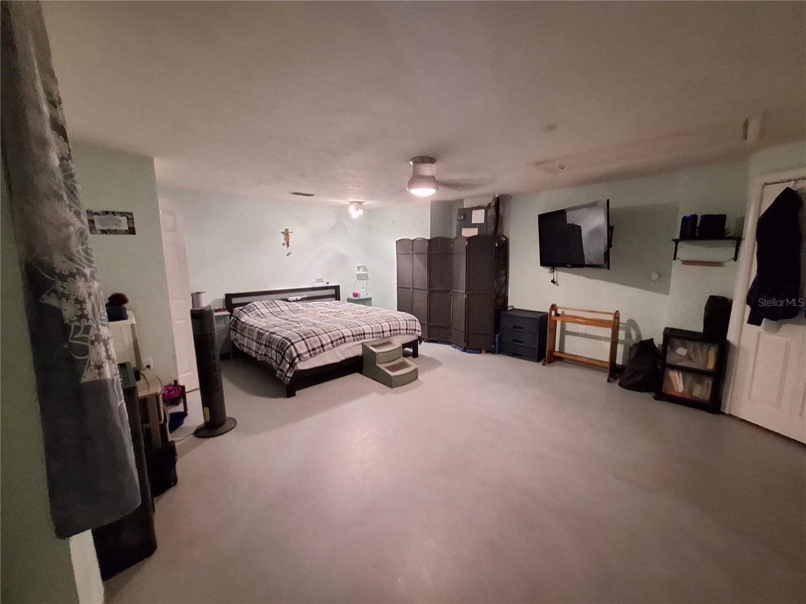 GOLDEN ACRES - Residential