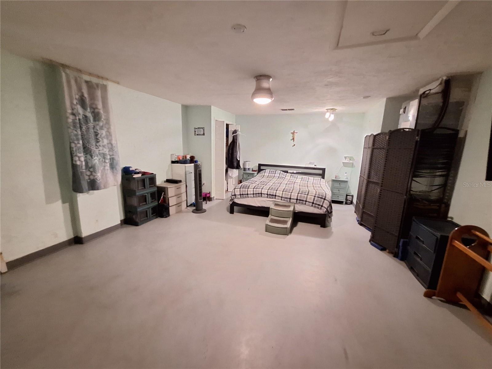 GOLDEN ACRES - Residential