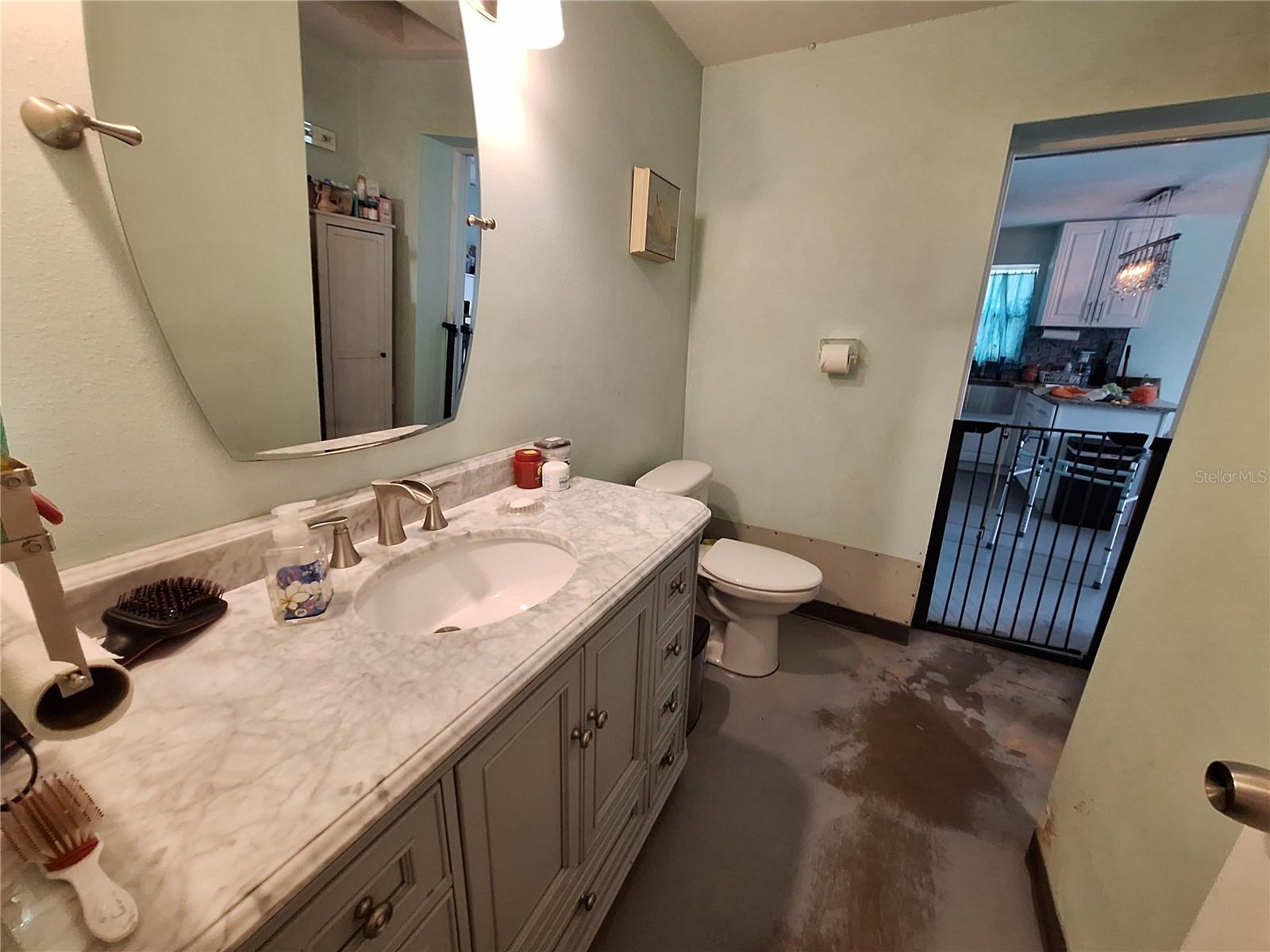 GOLDEN ACRES - Residential