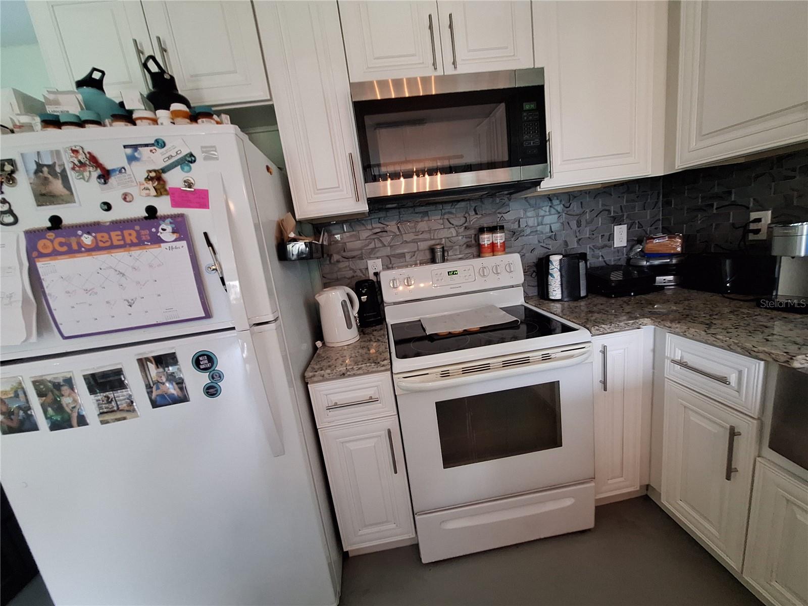 GOLDEN ACRES - Residential