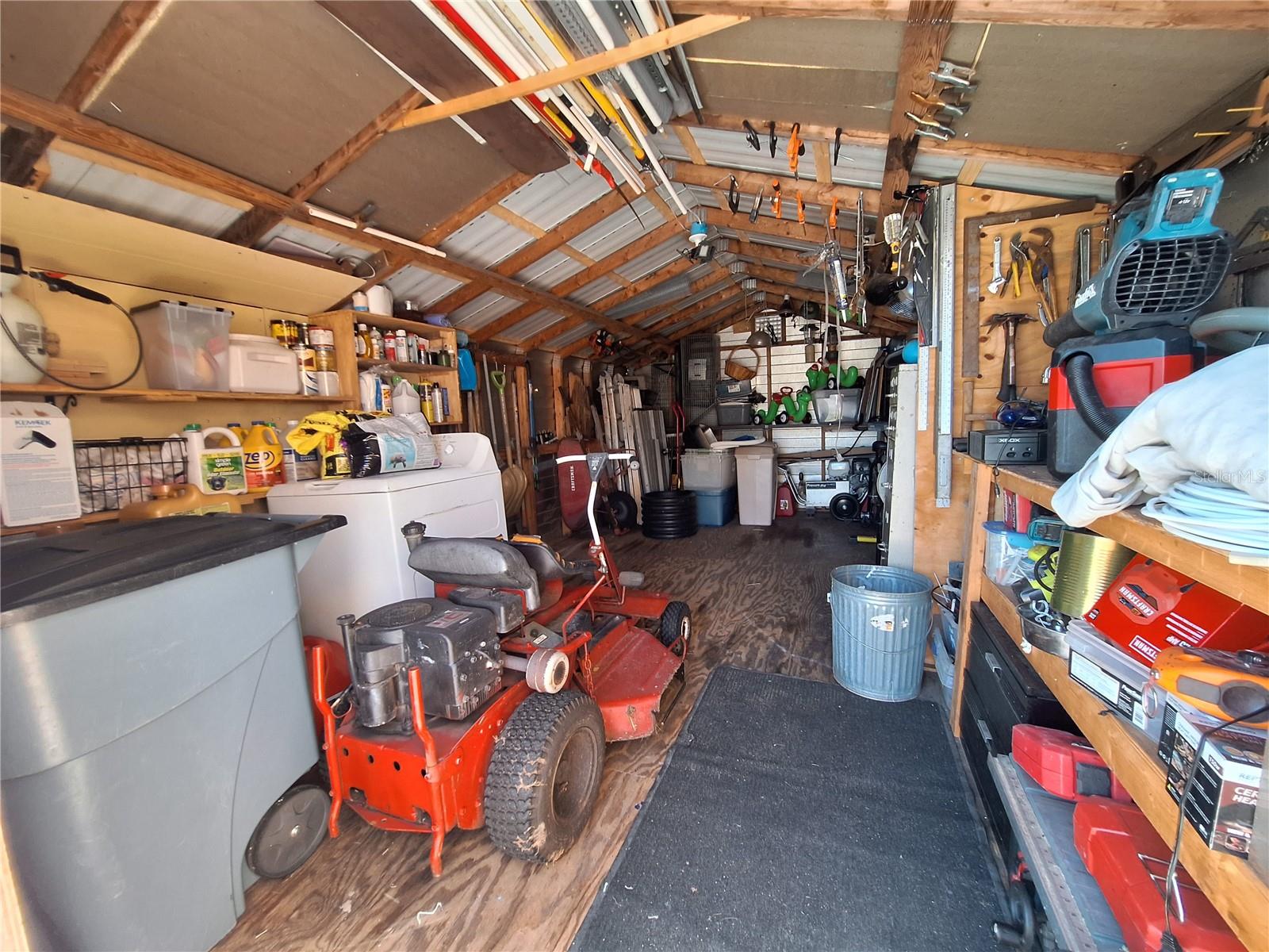 GOLDEN ACRES - Residential