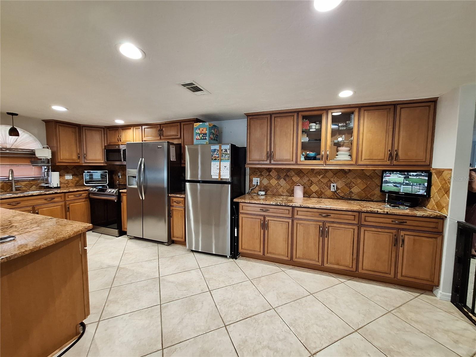 9415 INDALE DRIVE