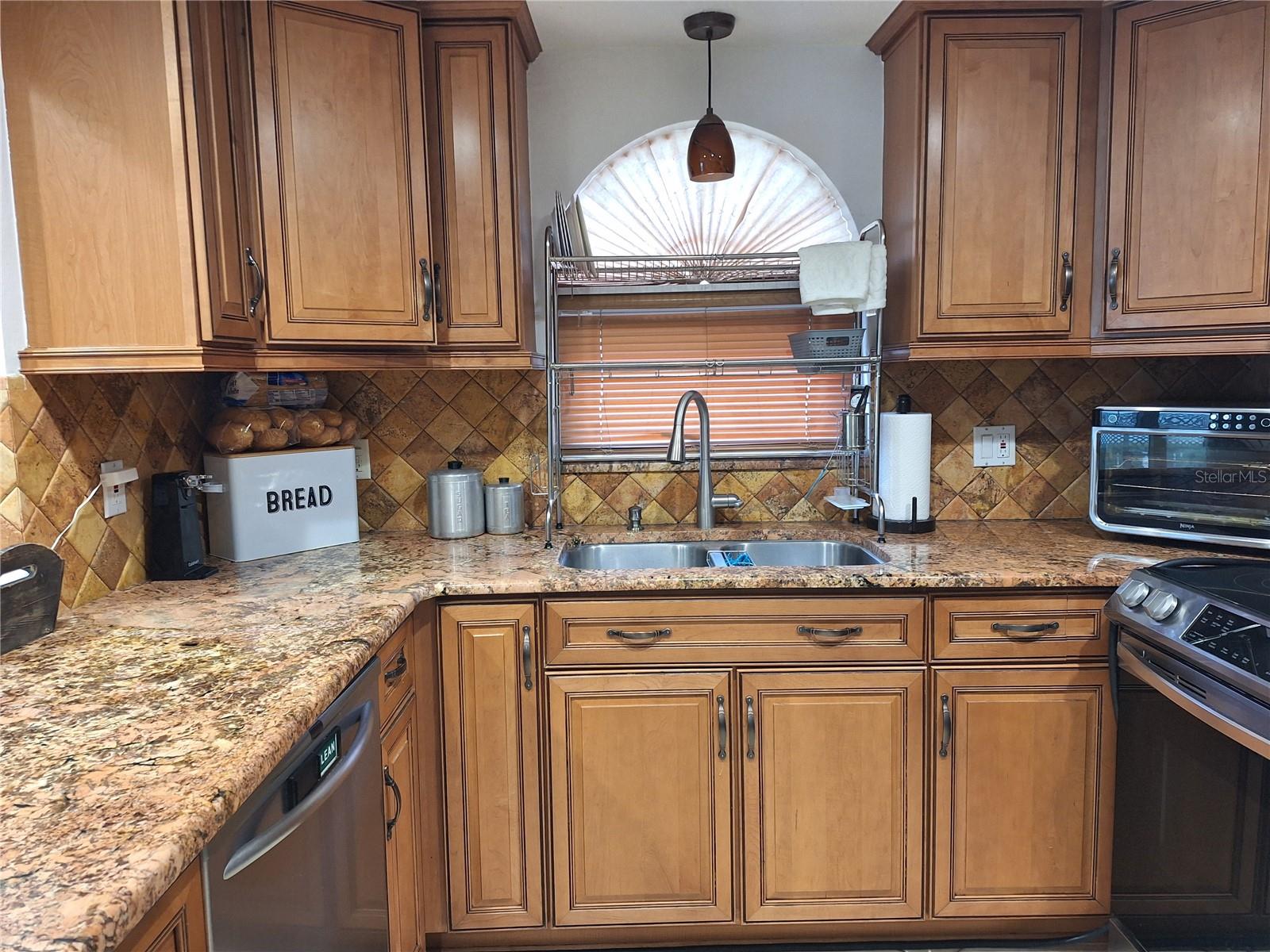 GOLDEN ACRES - Residential