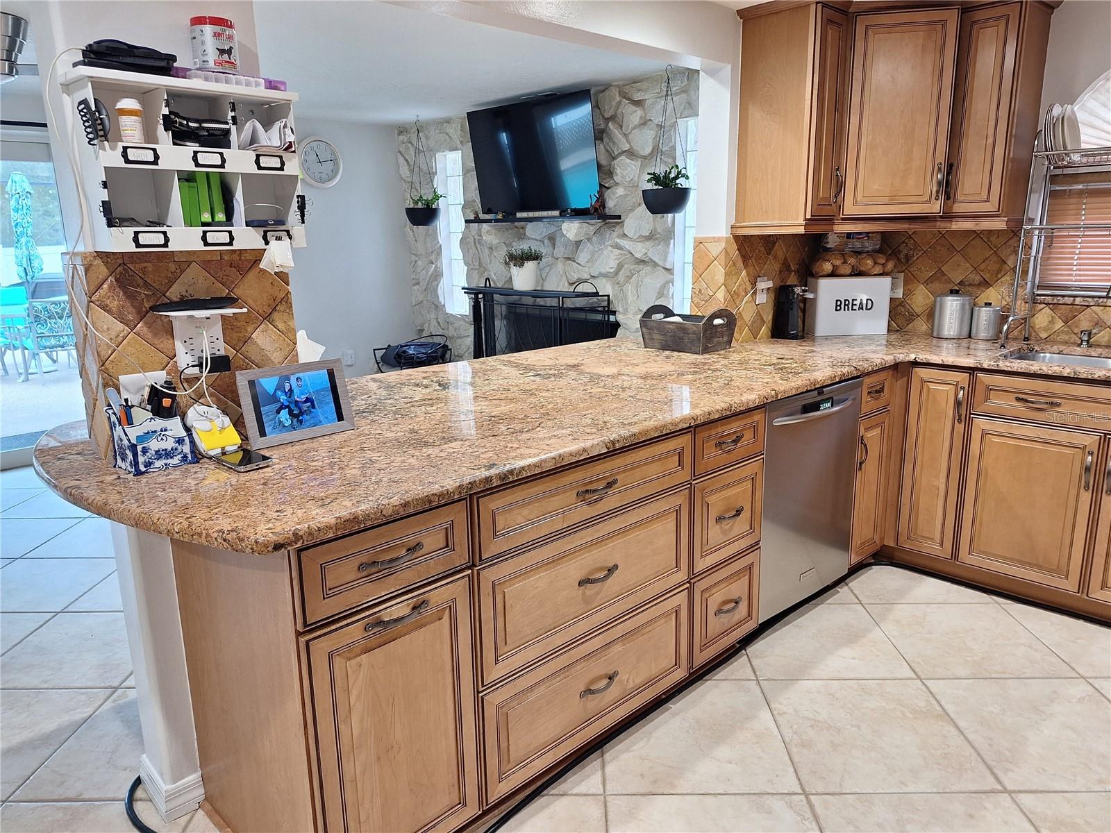 GOLDEN ACRES - Residential