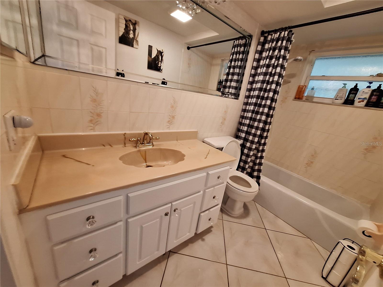 GOLDEN ACRES - Residential