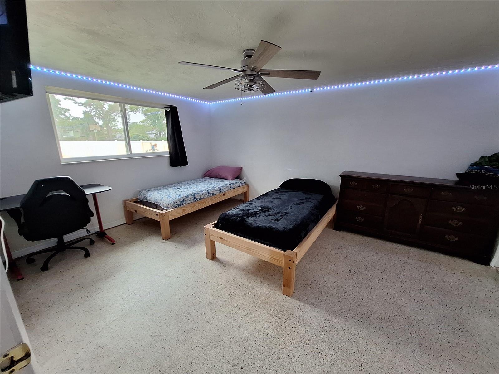 GOLDEN ACRES - Residential