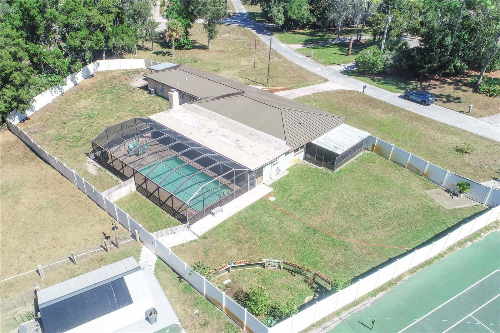 GOLDEN ACRES - Residential