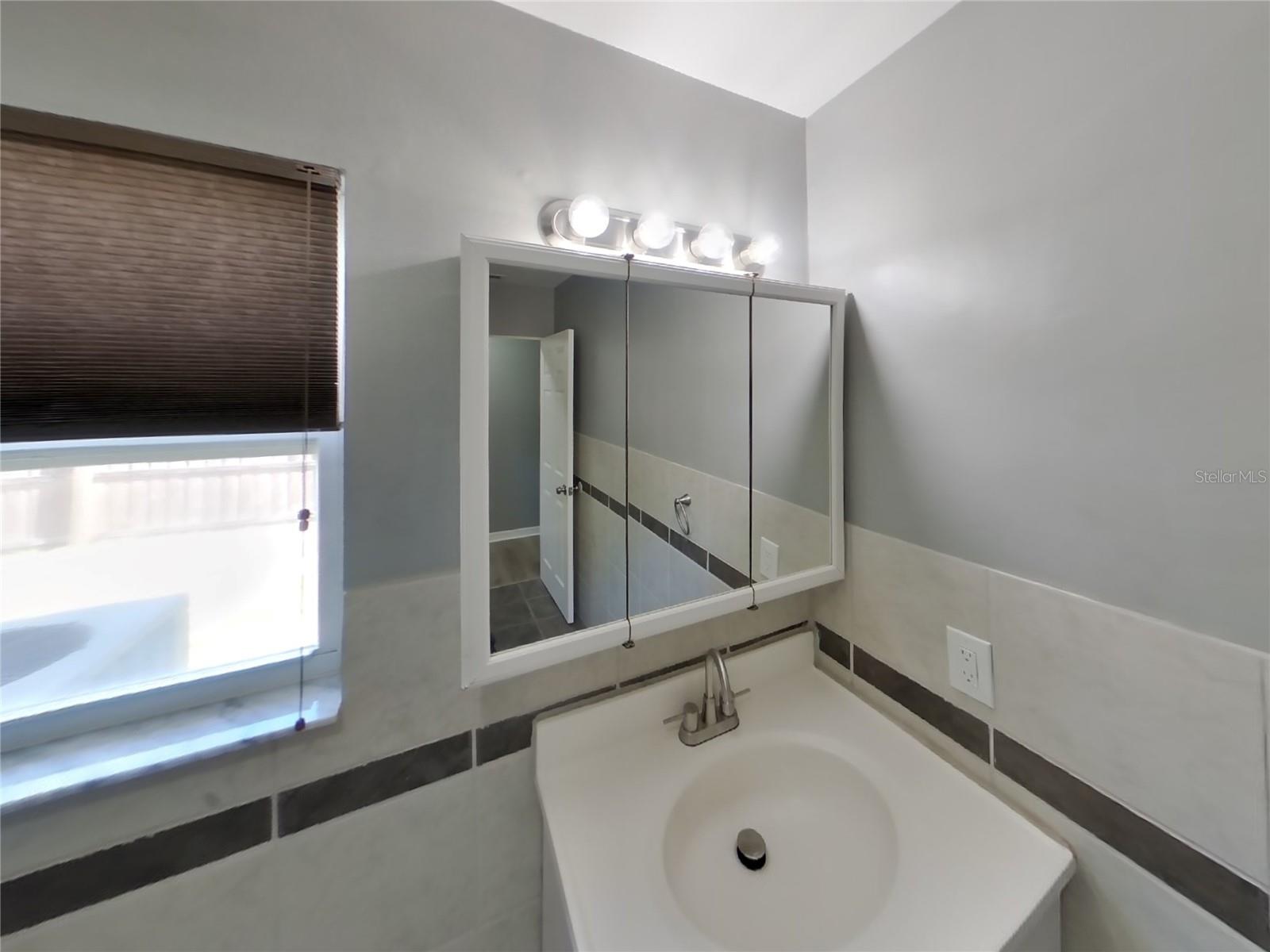 SOUTH VENICE - Residential Lease