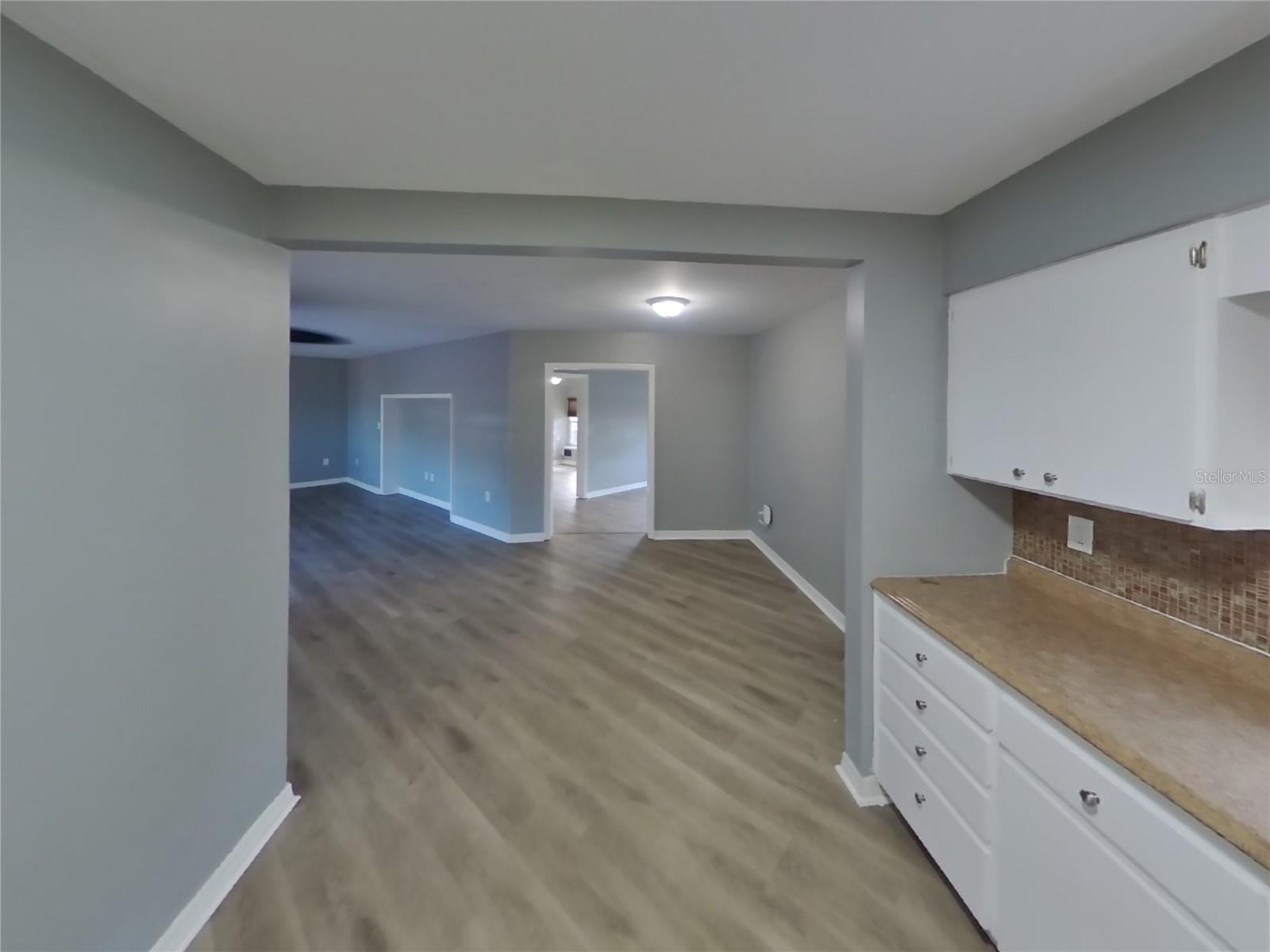 SOUTH VENICE - Residential Lease