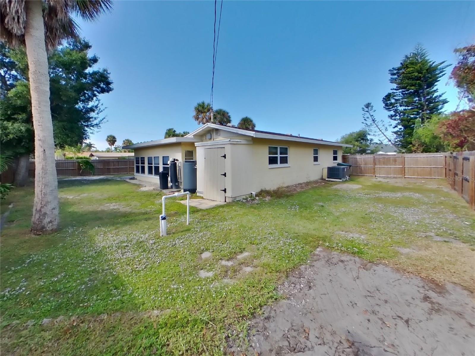 SOUTH VENICE - Residential Lease