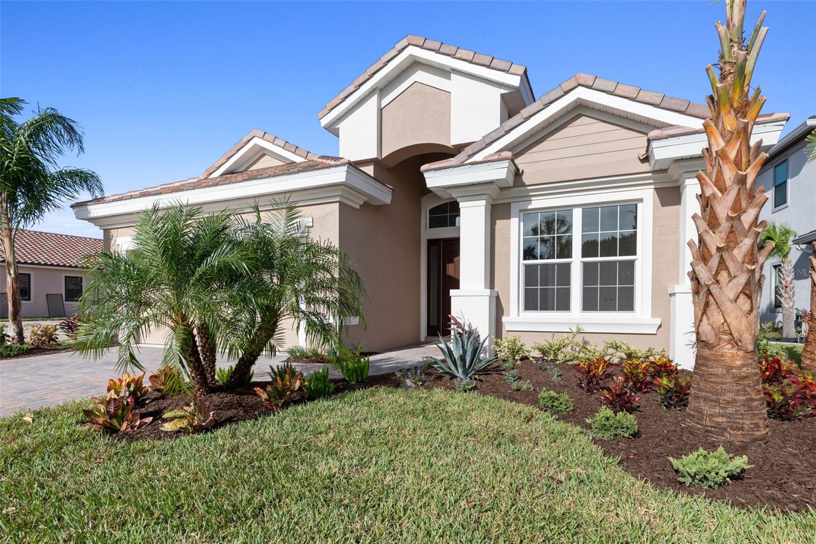 77 DEL PALMA DRIVE