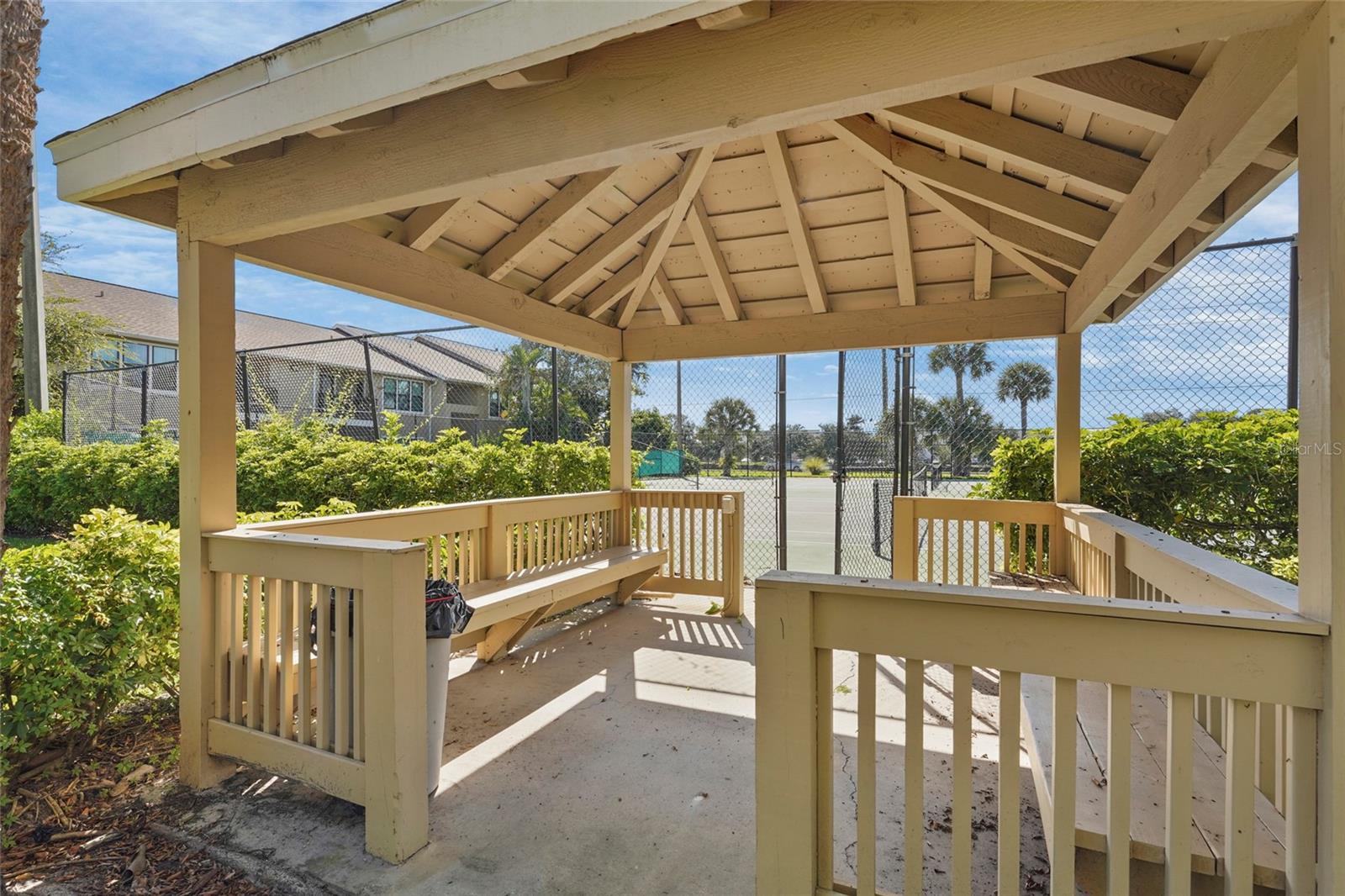 VINTAGE GRAND - Residential Lease