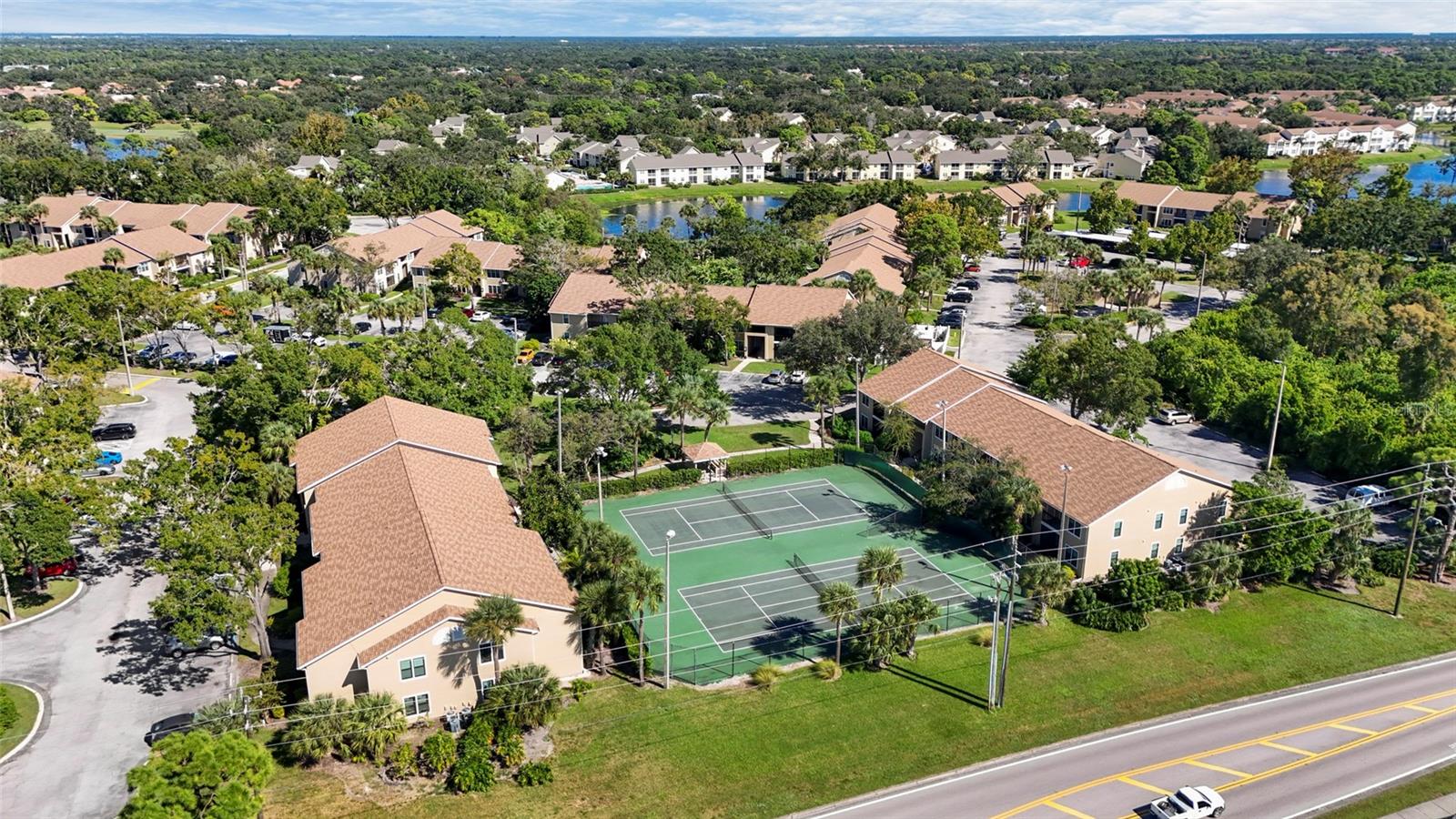 VINTAGE GRAND - Residential Lease