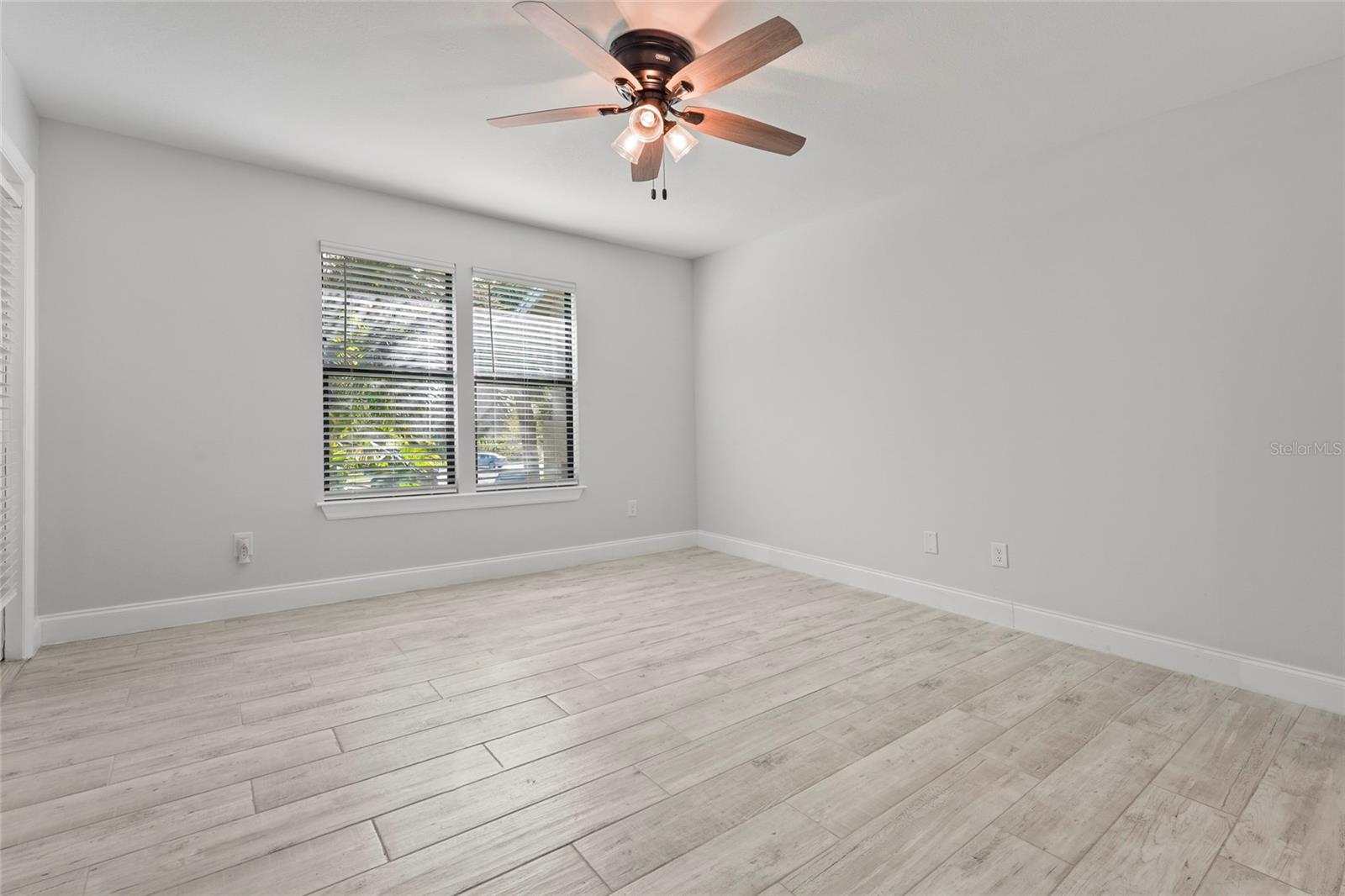 VINTAGE GRAND - Residential Lease