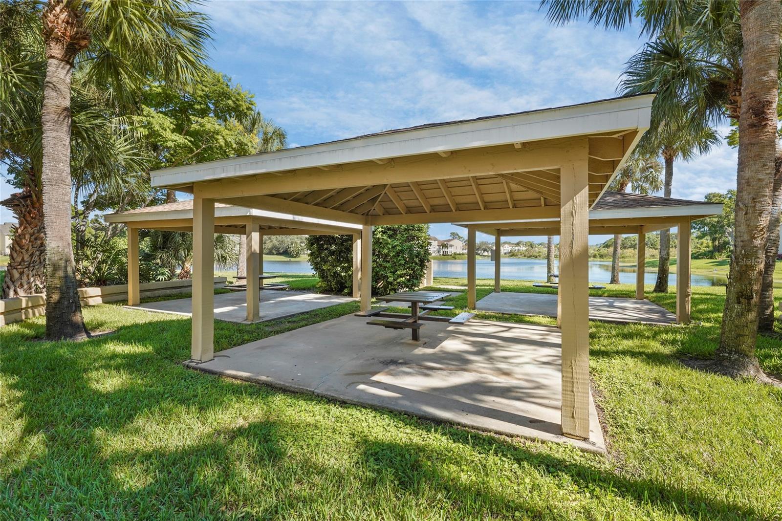 VINTAGE GRAND - Residential Lease